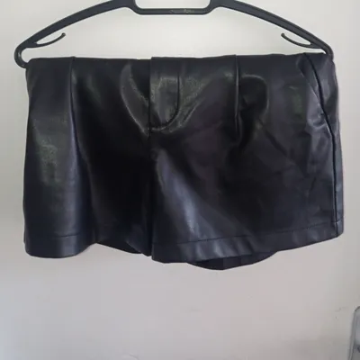 🖤 Short en Simili Cuir Noir Bonobo - Taille 38 🖤